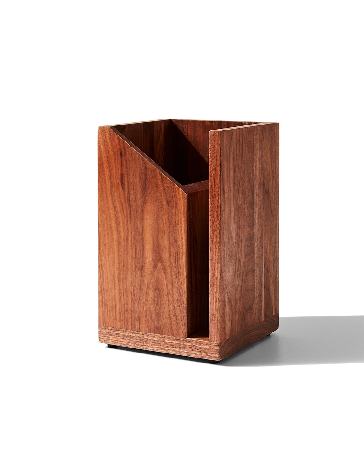The Base- Magnetic Knife Storage in Sustainable Wood: Maple